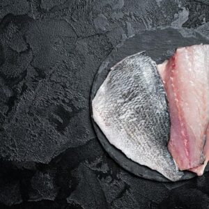 Daurade royale pièce environ 900gr entière,  mise en filet