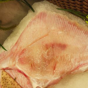 Raie pelée environ 800gr